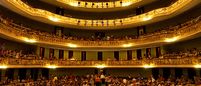 Theatro Municipal inicia venda de pacote para óperas de 2014