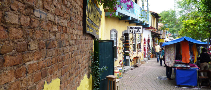 Embu das Artes atrai visitantes de todo o País