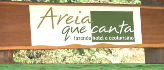 passeio de caiaque em um dos três lagos do hotel fazenda areia que canta