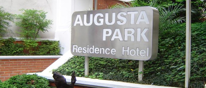 entrada hotel augusta park suite