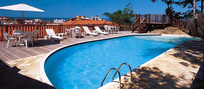 imagem da piscina do hotel
