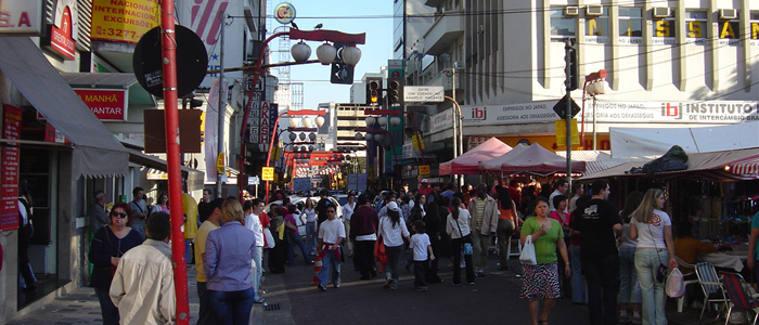 Praça da Liberdade sedia a cultura oriental na cidade