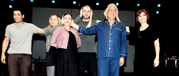 elenco da peça tribos