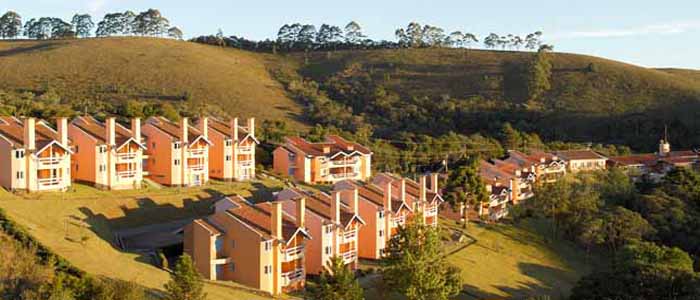 Hotel Plaza Inn Week Inn, quartos amplos com lareira privativa
