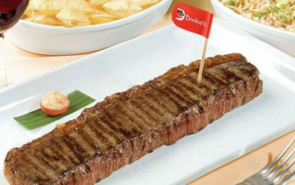 Restaurante Dinho’s tem cardápio incluindo carne, frutos do mar e feijoada
