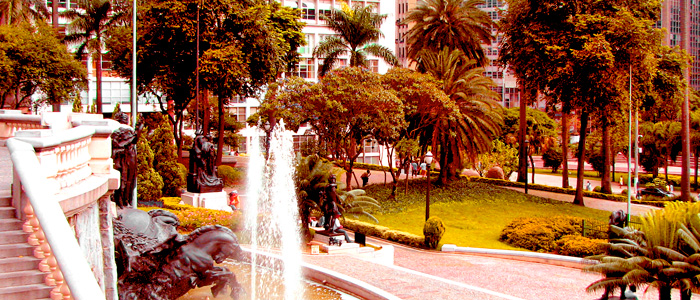 Praça Ramos de Azevedo: um conhecido cartão-postal da cidade