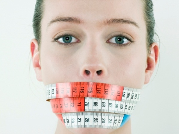 controle das medidas de quem sofre com anorexia