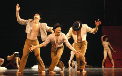 Ballet Stagium dança Chico Buarque no Teatro J. Safra