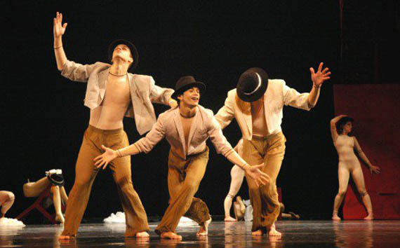 cena de Ballet Stagium dança Chico Buarque