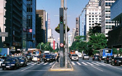 Se a Paulista Fosse Nossa visa contemplar pedestres