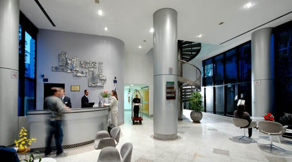 lobby do hotel tulip inn interative
