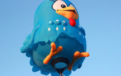 Balão da Galinha Pintadinha pára a Marginal Tietê