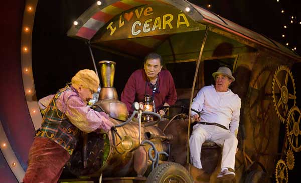 cena do musical saltimbancos trapalhões