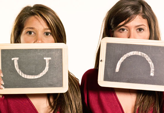 menina representa oscilações de humor do transtorno bipolar