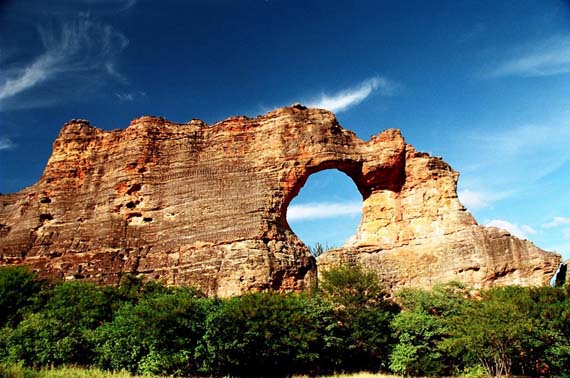simbolo da serra da capivara no piaui, o vale da pedra furada pode ser o sítio arqueológico mais antigo das Américas