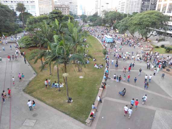 Feira de emprego no Anhangabaú