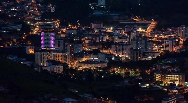 vista noturna de águas de lindóia