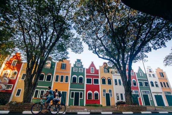 colorido das casas de holambra