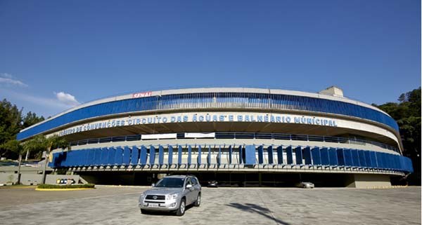 fachada do centro de convenções de serra negra