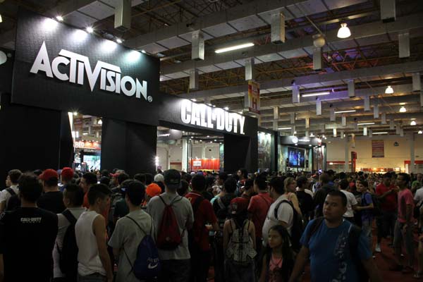 estande da activision e do call of duty na brasil game show