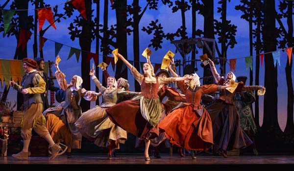 mulheres dançando em musical da cinderella na broadway reeditado em são paulo