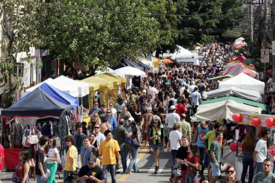artesanato e shows na feira da vila madalena