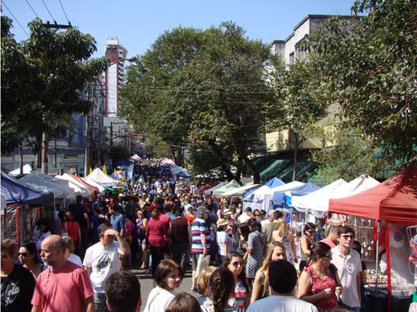 estandes da feira da vila madalena