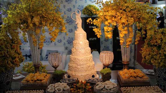 opção de bolo e decoração para festa de casamento em feira de noivas em jundiaí