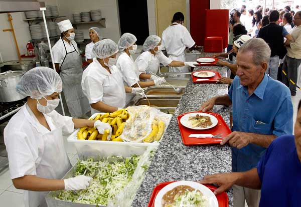 mogi das cruzes oferece refeições populares no restaurante bom prato