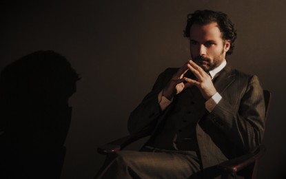 Monólogo ‘As Sombras de Dom Casmurro’ retrata sentimentos de personagem de Machado de Assis