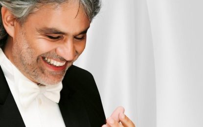 Tenor italiano Andrea Bocelli traz clássicos do cinema em seu show