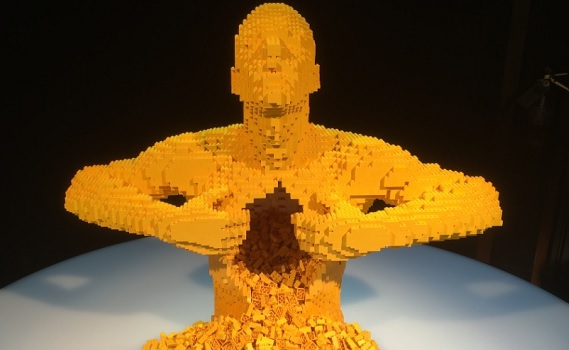 Yellow será exposta em Art of the Brick