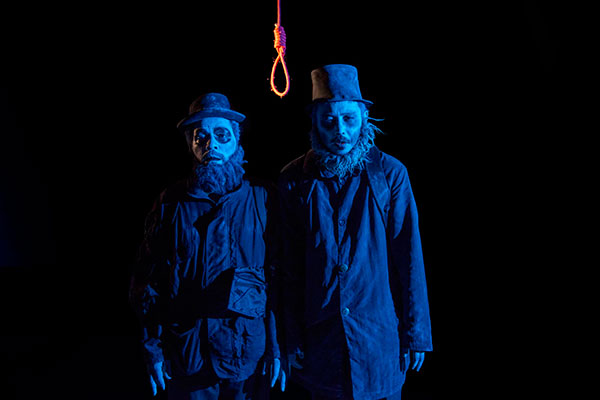 cena de esperando godot por garagem 21