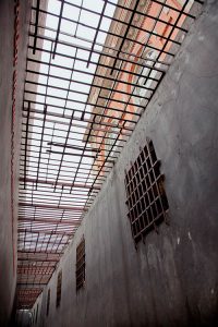 corredor das celas do memorial da resistencia