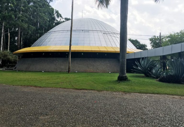 Planetários de SP fazem programação gratuita durante férias